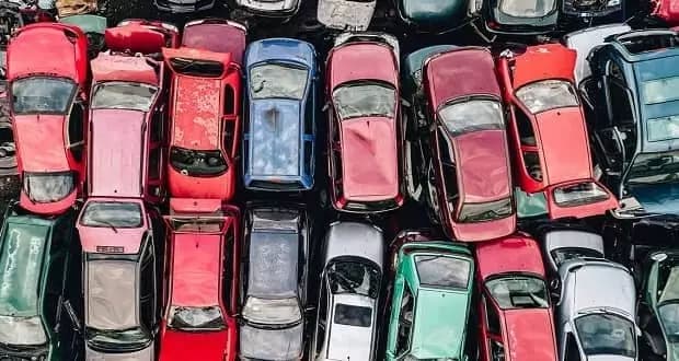 خودروهای فرسوده و پرمصرف بلای جان ایران؛ مصرف بنزین داخلی 3 برابر استاندارد جهانی