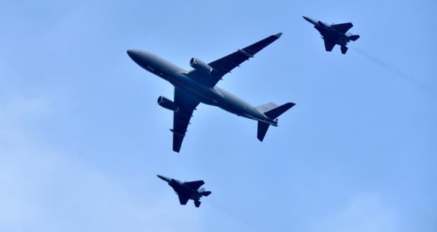 چرا هواپیماهای مسافربری گاهی با جنگنده‌ها اسکورت می‌شوند؟