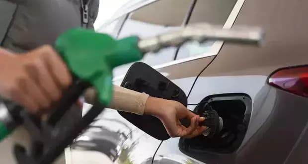 نایب‌رئیس کمیسیون انرژی مجلس: دولت برای واردات بنزین، ارز ندارد